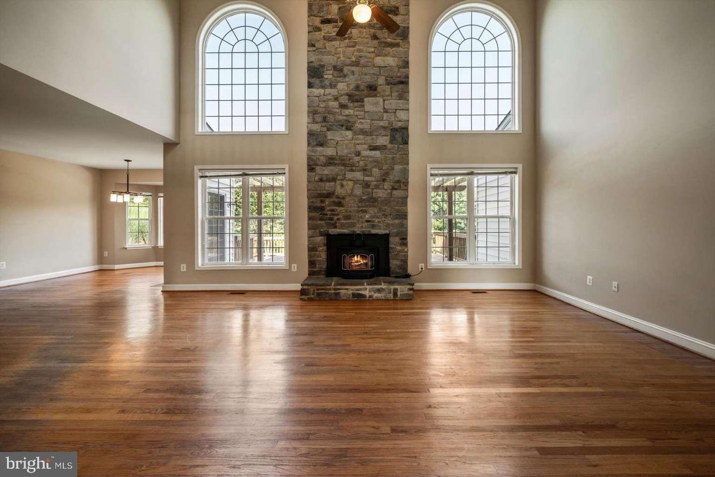 11555 MICA PL, LOVETTSVILLE, Virginia 20180, 4 Bedrooms Bedrooms, 11 Rooms Rooms,3 BathroomsBathrooms,Residential,For sale,11555 MICA PL,VALO2102486 MLS # VALO2102486