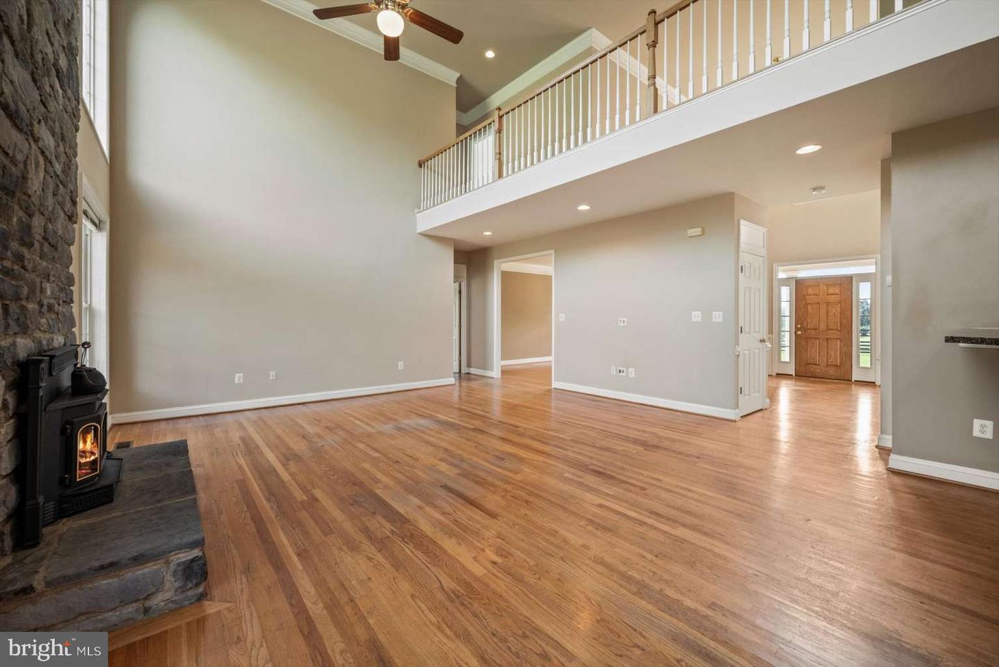11555 MICA PL, LOVETTSVILLE, Virginia 20180, 4 Bedrooms Bedrooms, 11 Rooms Rooms,3 BathroomsBathrooms,Residential,For sale,11555 MICA PL,VALO2102486 MLS # VALO2102486