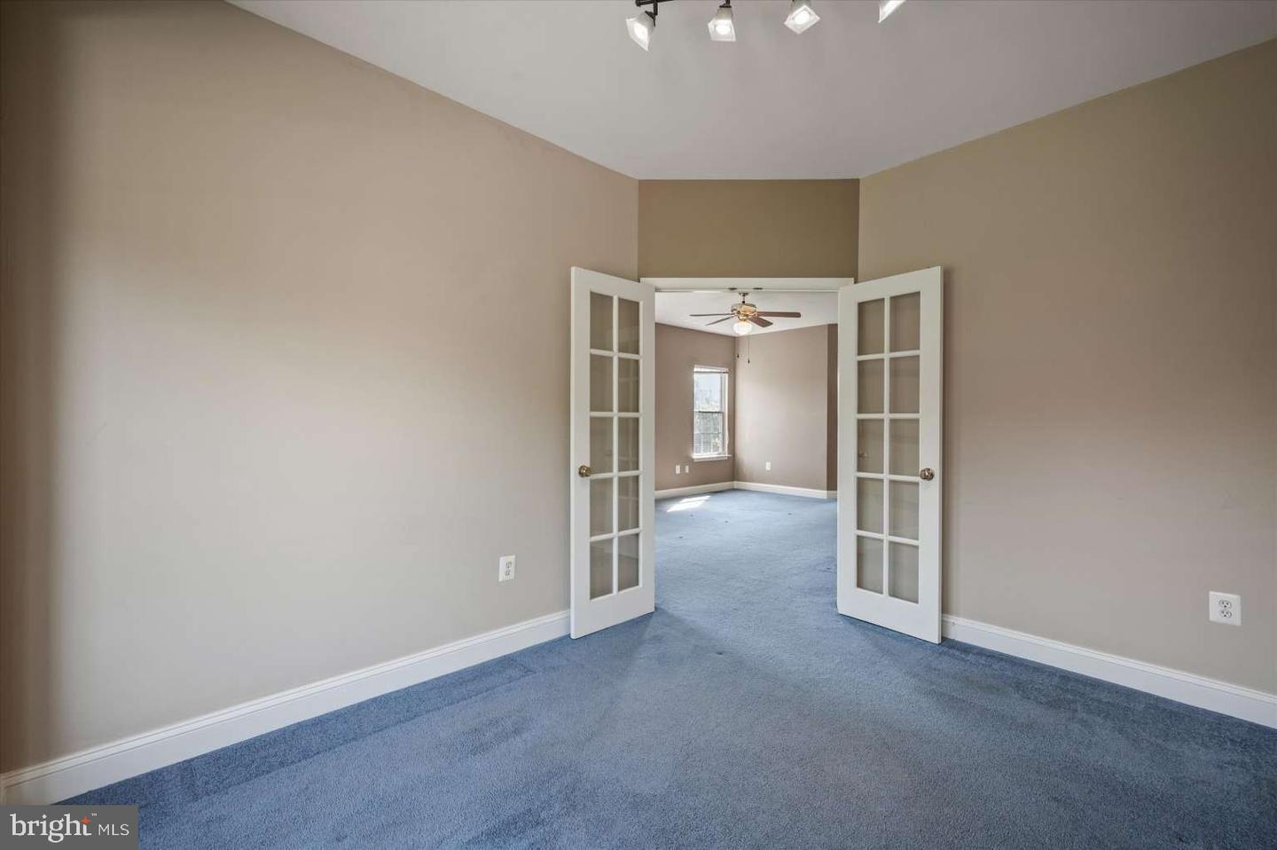 11555 MICA PL, LOVETTSVILLE, Virginia 20180, 4 Bedrooms Bedrooms, 11 Rooms Rooms,3 BathroomsBathrooms,Residential,For sale,11555 MICA PL,VALO2102486 MLS # VALO2102486