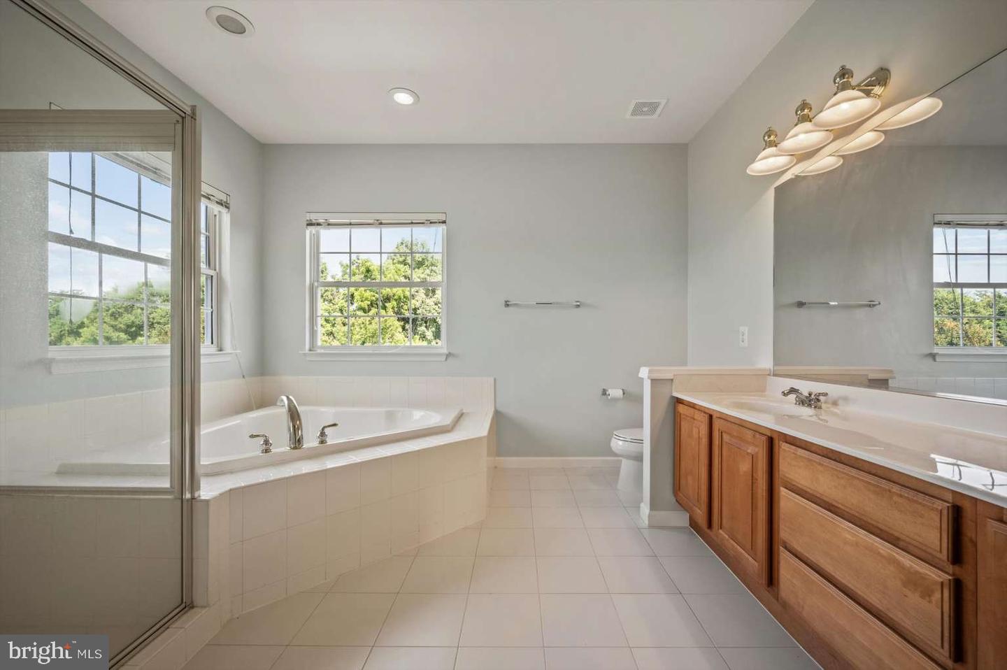 11555 MICA PL, LOVETTSVILLE, Virginia 20180, 4 Bedrooms Bedrooms, 11 Rooms Rooms,3 BathroomsBathrooms,Residential,For sale,11555 MICA PL,VALO2102486 MLS # VALO2102486