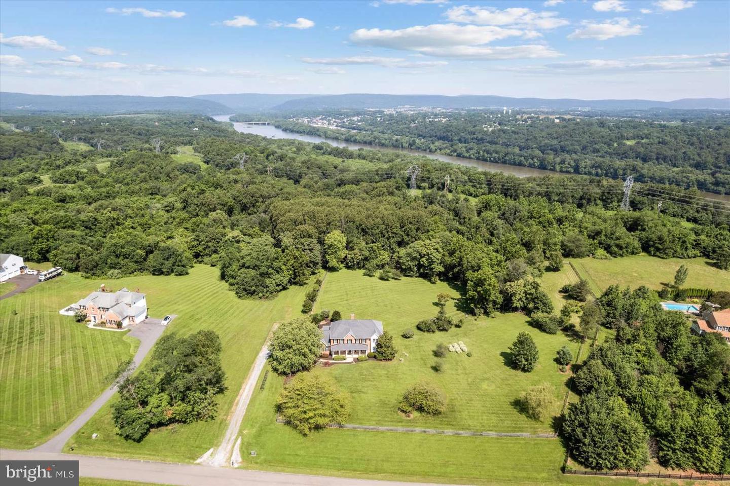 11555 MICA PL, LOVETTSVILLE, Virginia 20180, 4 Bedrooms Bedrooms, 11 Rooms Rooms,3 BathroomsBathrooms,Residential,For sale,11555 MICA PL,VALO2102486 MLS # VALO2102486