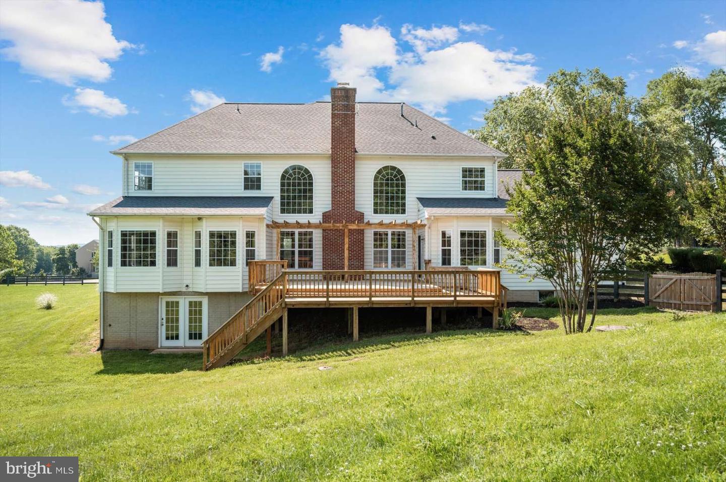 11555 MICA PL, LOVETTSVILLE, Virginia 20180, 4 Bedrooms Bedrooms, 11 Rooms Rooms,3 BathroomsBathrooms,Residential,For sale,11555 MICA PL,VALO2102486 MLS # VALO2102486