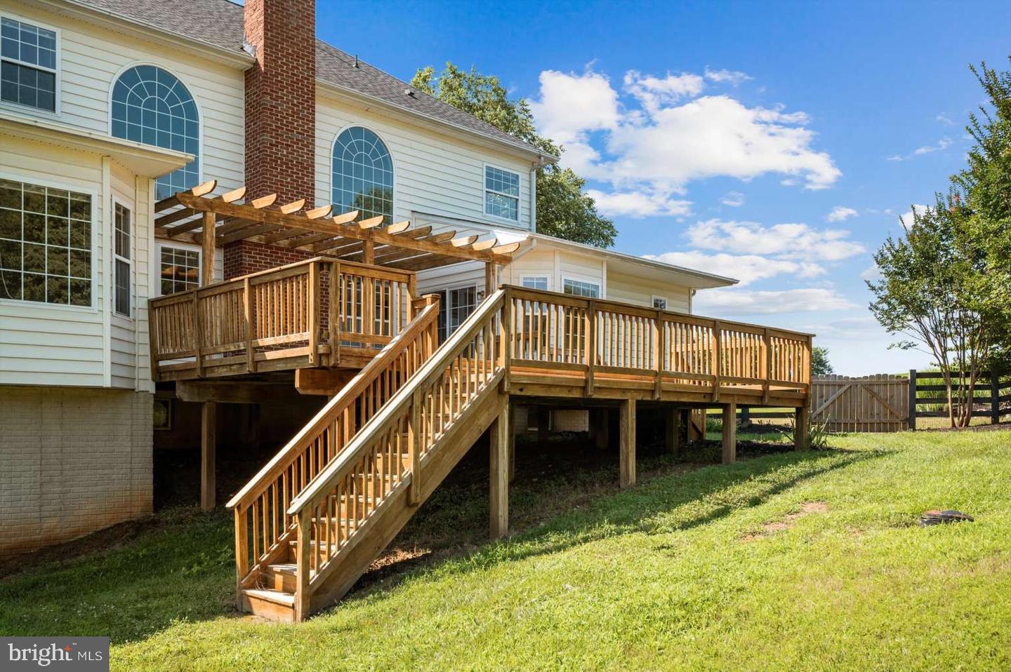 11555 MICA PL, LOVETTSVILLE, Virginia 20180, 4 Bedrooms Bedrooms, 11 Rooms Rooms,3 BathroomsBathrooms,Residential,For sale,11555 MICA PL,VALO2102486 MLS # VALO2102486