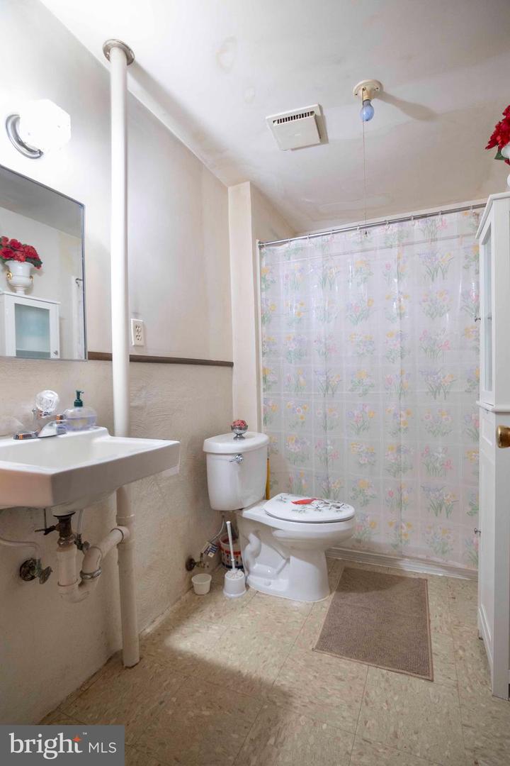 112 HIGHLAND WAY, CHESTER GAP, Virginia 22623, 3 Bedrooms Bedrooms, ,1 BathroomBathrooms,Residential,For sale,112 HIGHLAND WAY,VARP2002192 MLS # VARP2002192