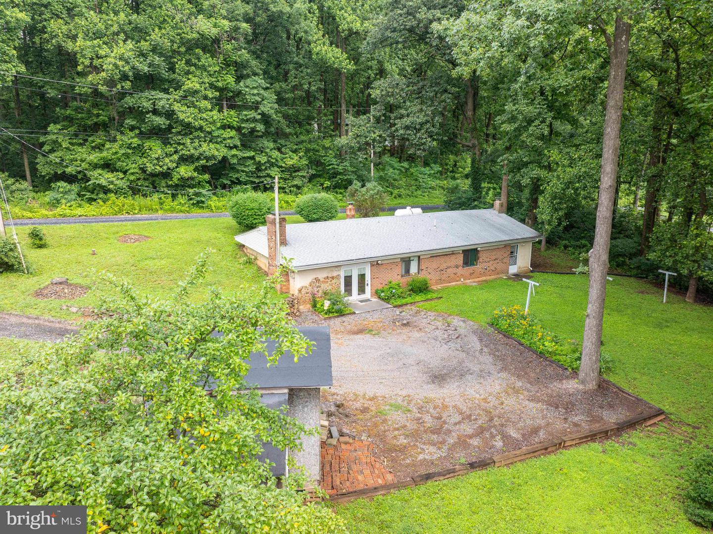 112 HIGHLAND WAY, CHESTER GAP, Virginia 22623, 3 Bedrooms Bedrooms, ,1 BathroomBathrooms,Residential,For sale,112 HIGHLAND WAY,VARP2002192 MLS # VARP2002192