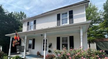 201 WALNUT ST, BERRYVILLE, Virginia 22611, 3 Bedrooms Bedrooms, ,2 BathroomsBathrooms,Residential,For sale,201 WALNUT ST,VACL2003922 MLS # VACL2003922