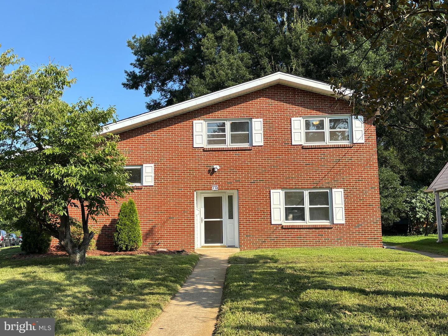 715 & 715 1/2 VIRGINIA AVE, FREDERICKSBURG, Virginia 22401, 4 Bedrooms Bedrooms, 10 Rooms Rooms,3 BathroomsBathrooms,Residential,For sale,715 & 715 1/2 VIRGINIA AVE,VAFB2008622 MLS # VAFB2008622