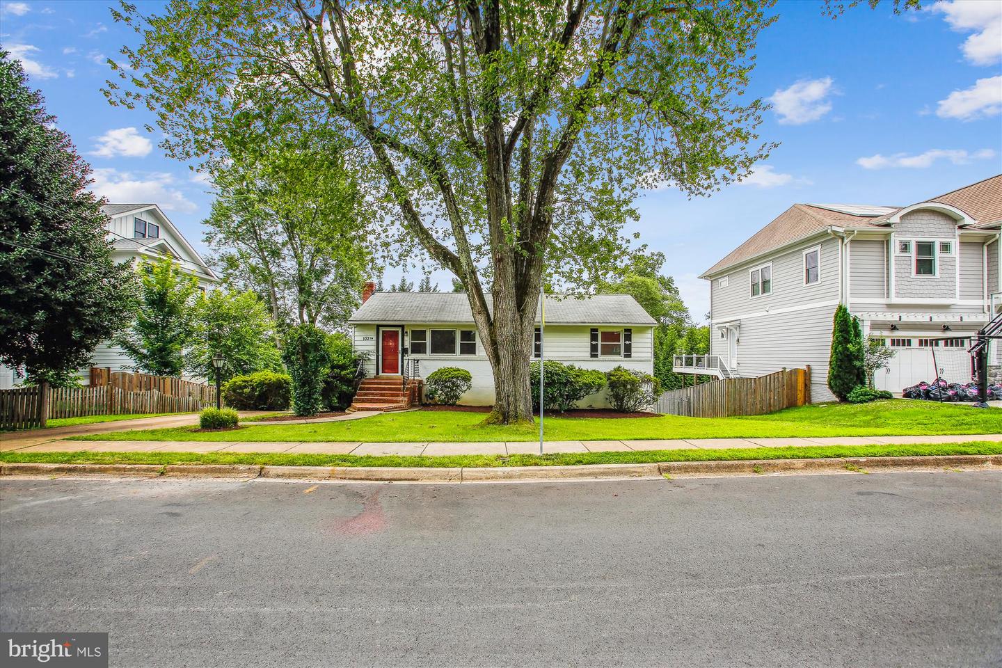 102 MOORE AVE SW, VIENNA, Virginia 22180, 3 Bedrooms Bedrooms, ,2 BathroomsBathrooms,Residential,For sale,102 MOORE AVE SW,VAFX2257376 MLS # VAFX2257376