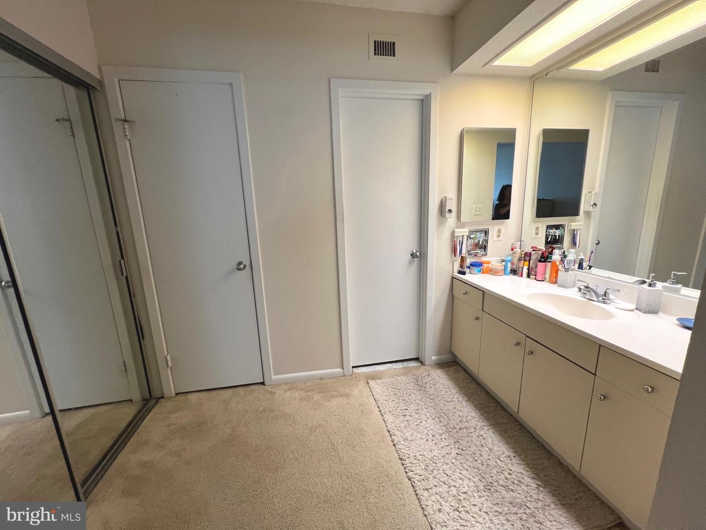 5501 SEMINARY RD #214S, FALLS CHURCH, Virginia 22041, 2 Bedrooms Bedrooms, ,1 BathroomBathrooms,Residential,For sale,5501 SEMINARY RD #214S,VAFX2257548 MLS # VAFX2257548
