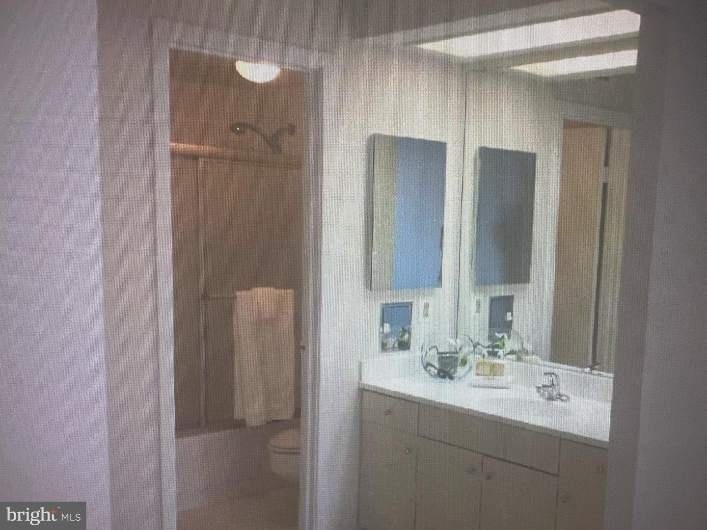 5501 SEMINARY RD #214S, FALLS CHURCH, Virginia 22041, 2 Bedrooms Bedrooms, ,1 BathroomBathrooms,Residential,For sale,5501 SEMINARY RD #214S,VAFX2257548 MLS # VAFX2257548