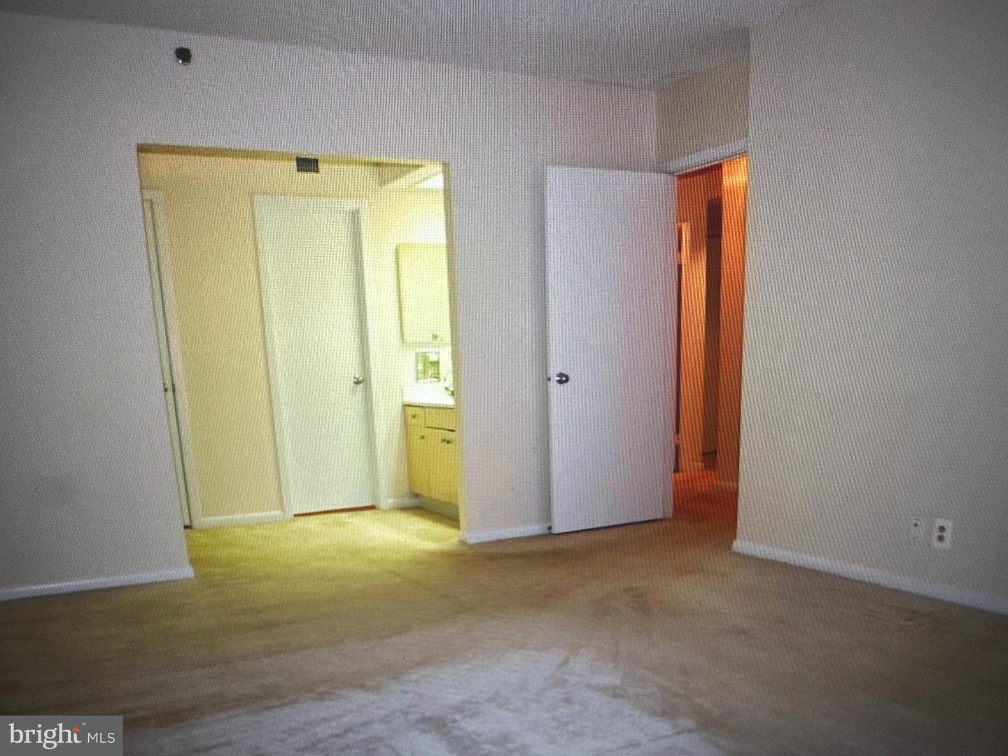 5501 SEMINARY RD #214S, FALLS CHURCH, Virginia 22041, 2 Bedrooms Bedrooms, ,1 BathroomBathrooms,Residential,For sale,5501 SEMINARY RD #214S,VAFX2257548 MLS # VAFX2257548