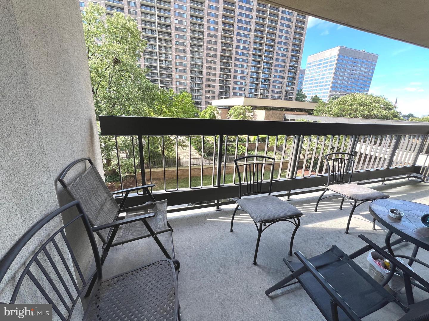 5501 SEMINARY RD #214S, FALLS CHURCH, Virginia 22041, 2 Bedrooms Bedrooms, ,1 BathroomBathrooms,Residential,For sale,5501 SEMINARY RD #214S,VAFX2257548 MLS # VAFX2257548