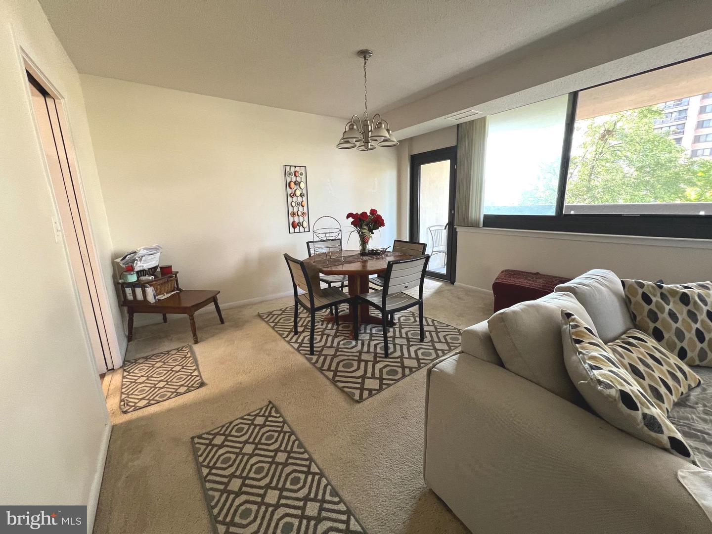 5501 SEMINARY RD #214S, FALLS CHURCH, Virginia 22041, 2 Bedrooms Bedrooms, ,1 BathroomBathrooms,Residential,For sale,5501 SEMINARY RD #214S,VAFX2257548 MLS # VAFX2257548