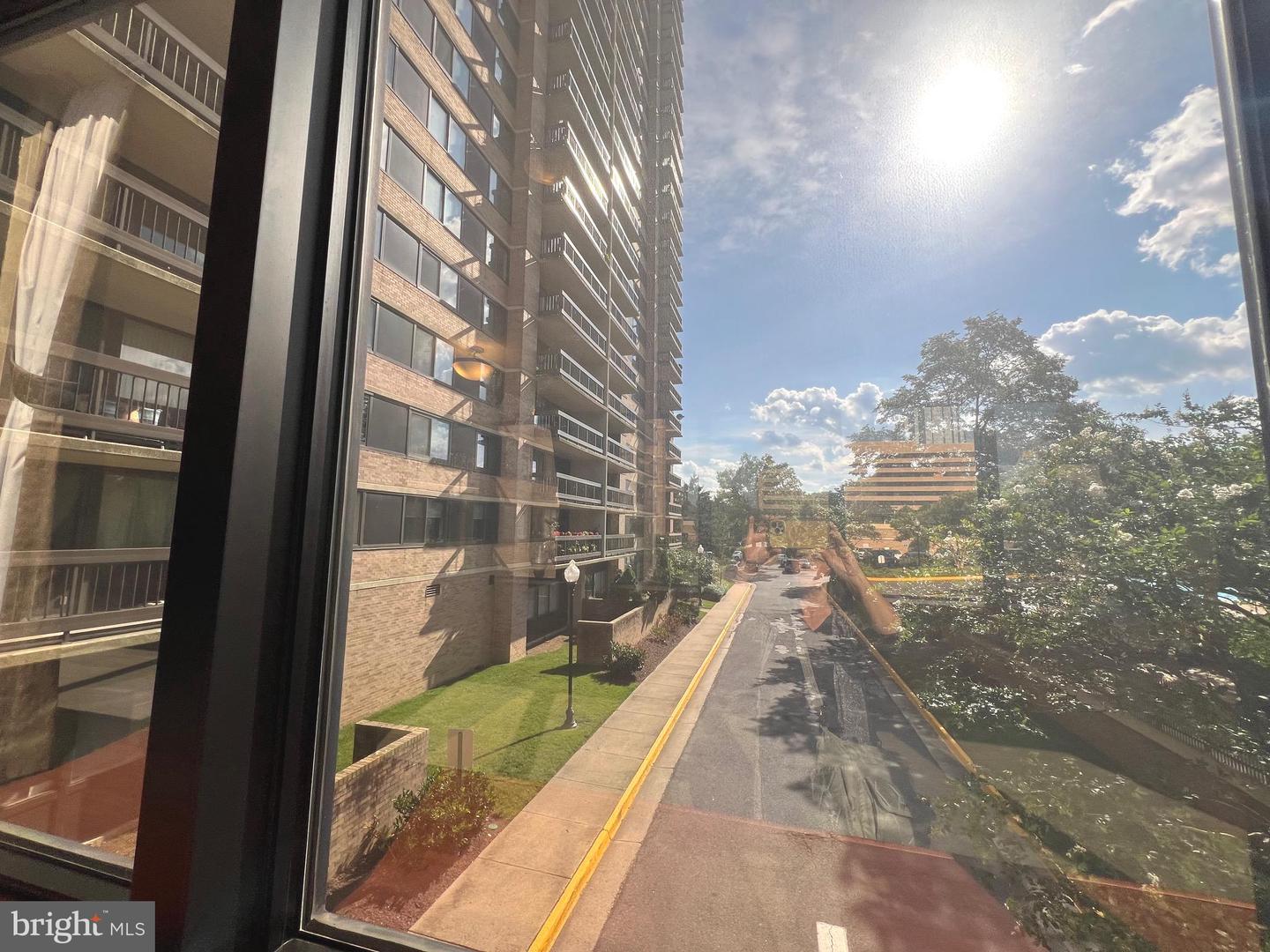 5501 SEMINARY RD #214S, FALLS CHURCH, Virginia 22041, 2 Bedrooms Bedrooms, ,1 BathroomBathrooms,Residential,For sale,5501 SEMINARY RD #214S,VAFX2257548 MLS # VAFX2257548