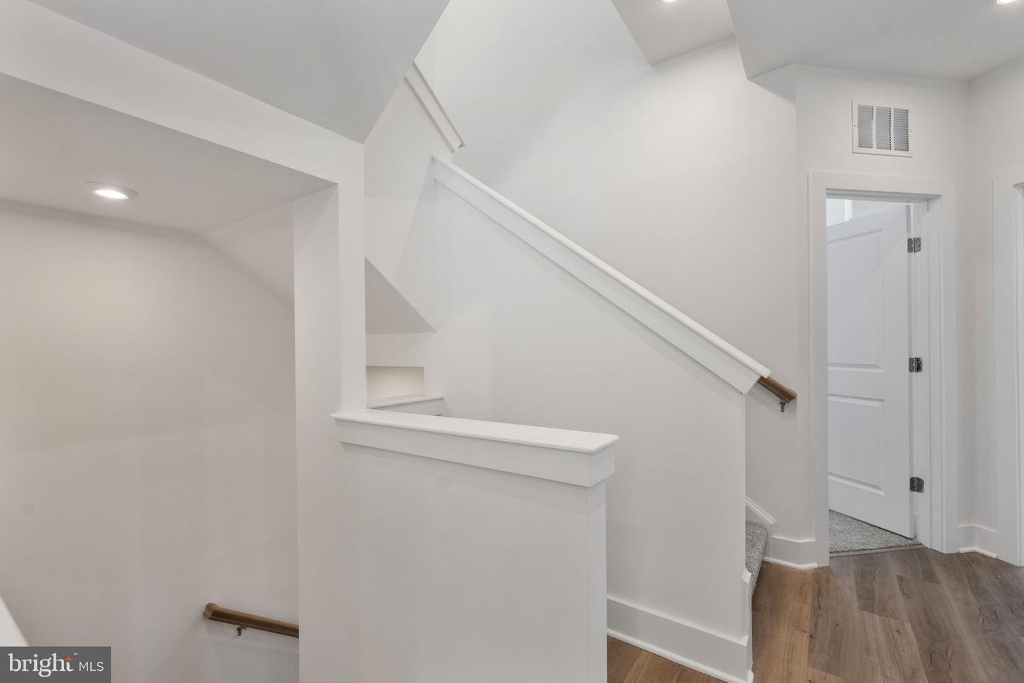 9424 DANDELION DR, LORTON, Virginia 22079, 3 Bedrooms Bedrooms, ,3 BathroomsBathrooms,Residential,For sale,9424 DANDELION DR,VAFX2257550 MLS # VAFX2257550