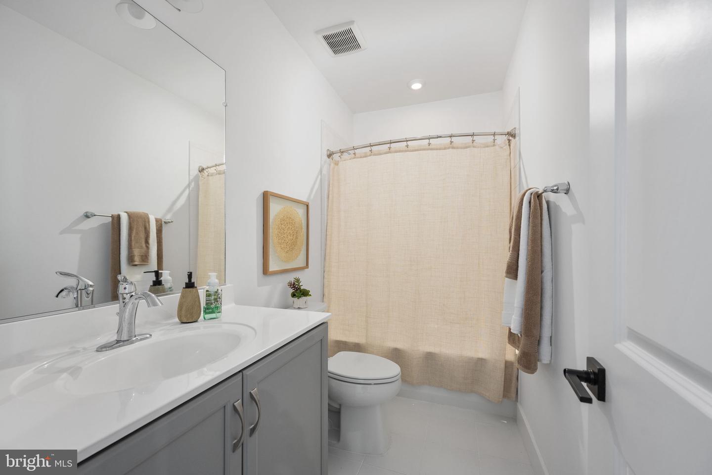 9424 DANDELION DR, LORTON, Virginia 22079, 3 Bedrooms Bedrooms, ,3 BathroomsBathrooms,Residential,For sale,9424 DANDELION DR,VAFX2257550 MLS # VAFX2257550