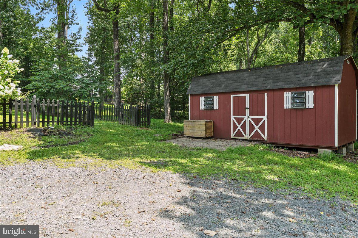 7057 BLACKWELL RD, WARRENTON, Virginia 20187, 3 Bedrooms Bedrooms, ,2 BathroomsBathrooms,Residential,For sale,7057 BLACKWELL RD,VAFQ2017604 MLS # VAFQ2017604