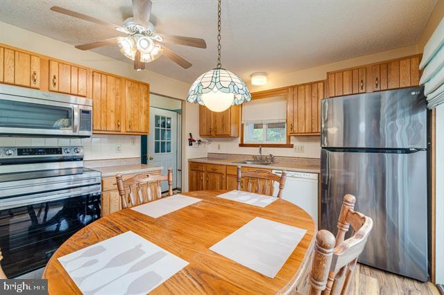 120 BIG OAK DR, LURAY, Virginia 22835, 4 Bedrooms Bedrooms, ,2 BathroomsBathrooms,Residential,For sale,120 BIG OAK DR,VAPA2005170 MLS # VAPA2005170