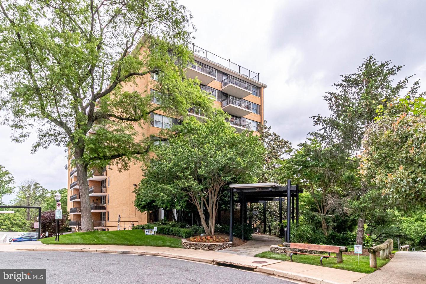 2030 N ADAMS ST #1403, ARLINGTON, Virginia 22201, 2 Bedrooms Bedrooms, ,1 BathroomBathrooms,Residential,For sale,2030 N ADAMS ST #1403,VAAR2061374 MLS # VAAR2061374