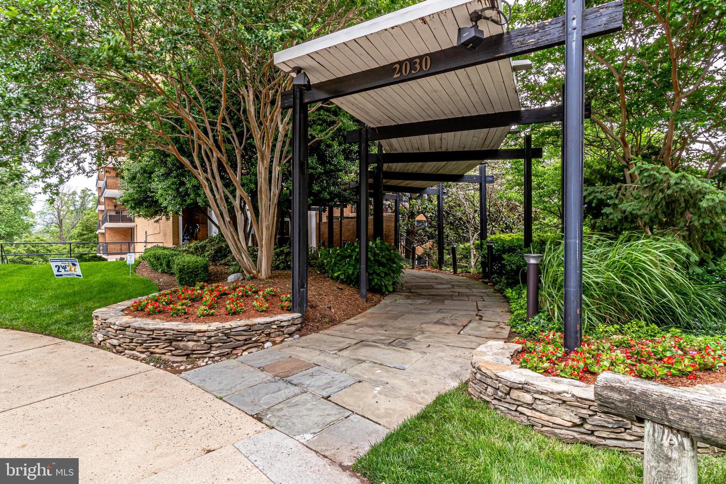 2030 N ADAMS ST #1403, ARLINGTON, Virginia 22201, 2 Bedrooms Bedrooms, ,1 BathroomBathrooms,Residential,For sale,2030 N ADAMS ST #1403,VAAR2061374 MLS # VAAR2061374
