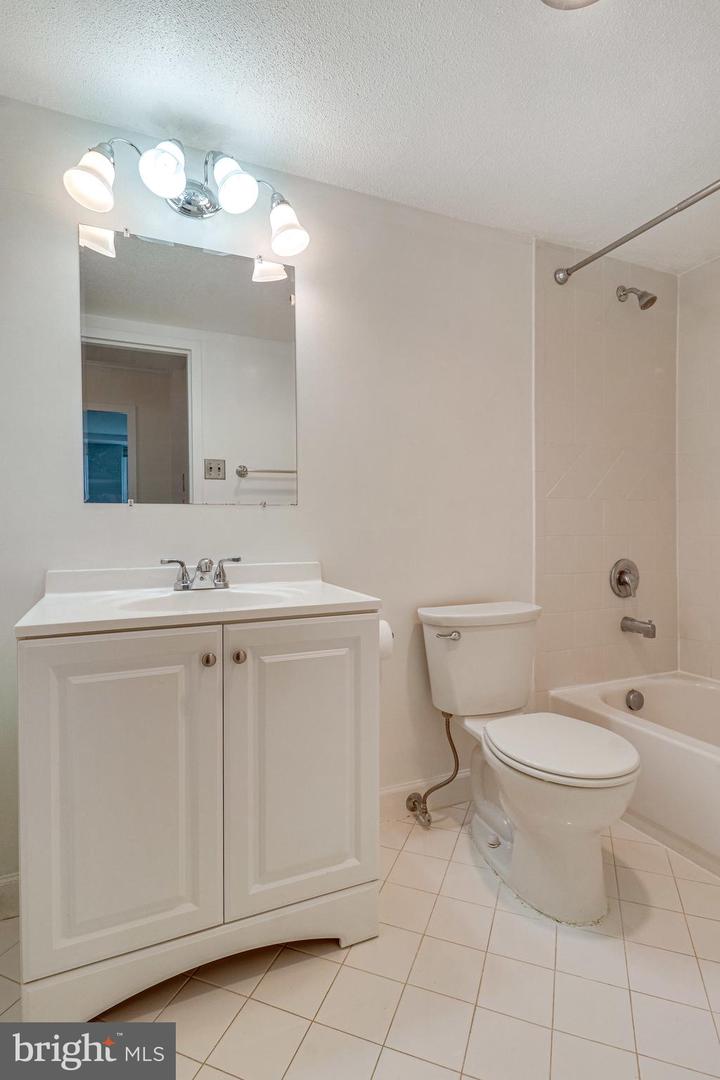2030 N ADAMS ST #1403, ARLINGTON, Virginia 22201, 2 Bedrooms Bedrooms, ,1 BathroomBathrooms,Residential,For sale,2030 N ADAMS ST #1403,VAAR2061374 MLS # VAAR2061374