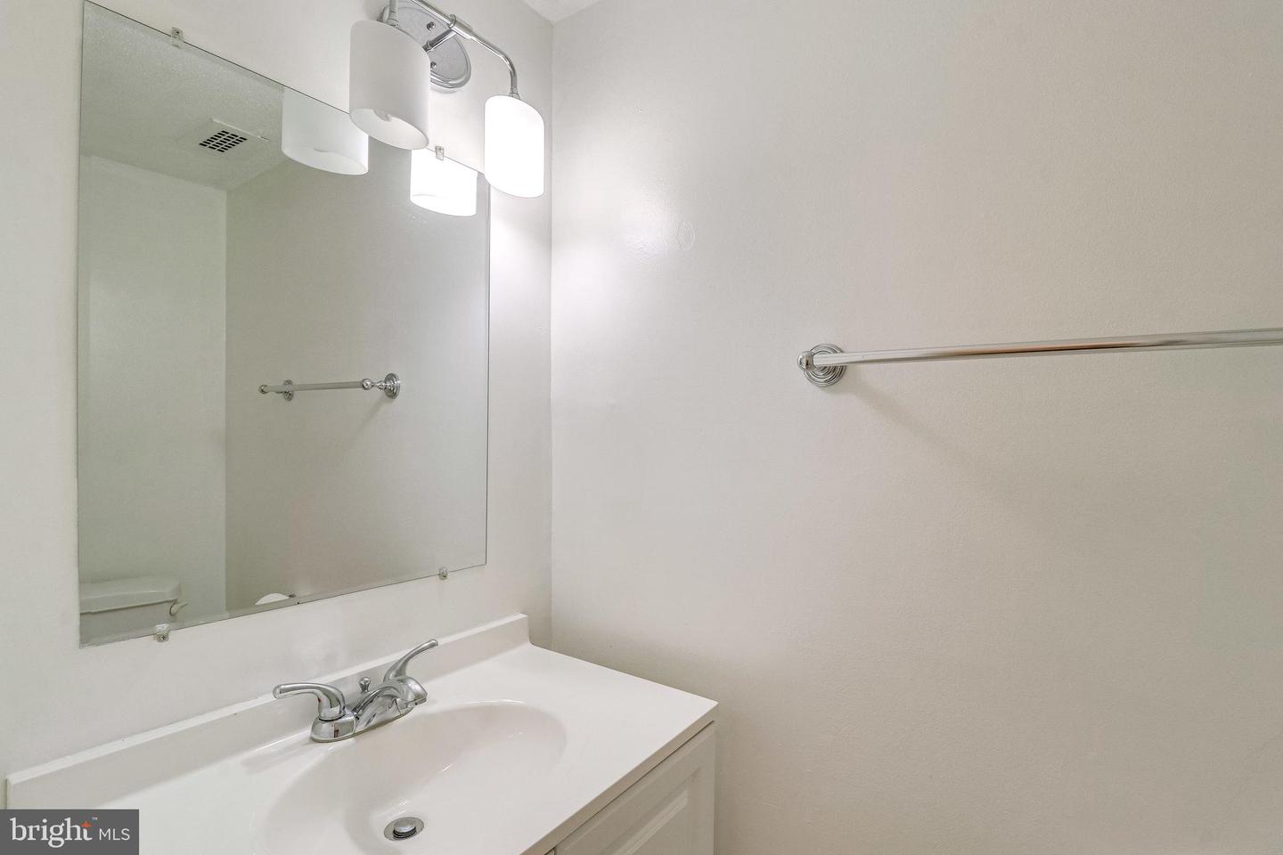 2030 N ADAMS ST #1403, ARLINGTON, Virginia 22201, 2 Bedrooms Bedrooms, ,1 BathroomBathrooms,Residential,For sale,2030 N ADAMS ST #1403,VAAR2061374 MLS # VAAR2061374
