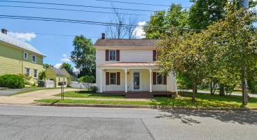 11 KIRCHE ST, LOVETTSVILLE, Virginia 20180, 2 Bedrooms Bedrooms, ,2 BathroomsBathrooms,Residential,For sale,11 KIRCHE ST,VALO2103170 MLS # VALO2103170