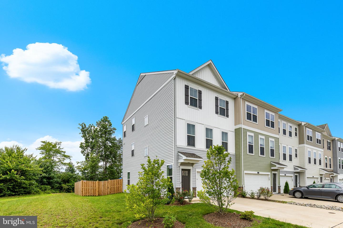 401 SNOWBERRY LN, FREDERICKSBURG, Virginia 22405, 4 Bedrooms Bedrooms, ,3 BathroomsBathrooms,Residential,For sale,401 SNOWBERRY LN,VAST2041120 MLS # VAST2041120