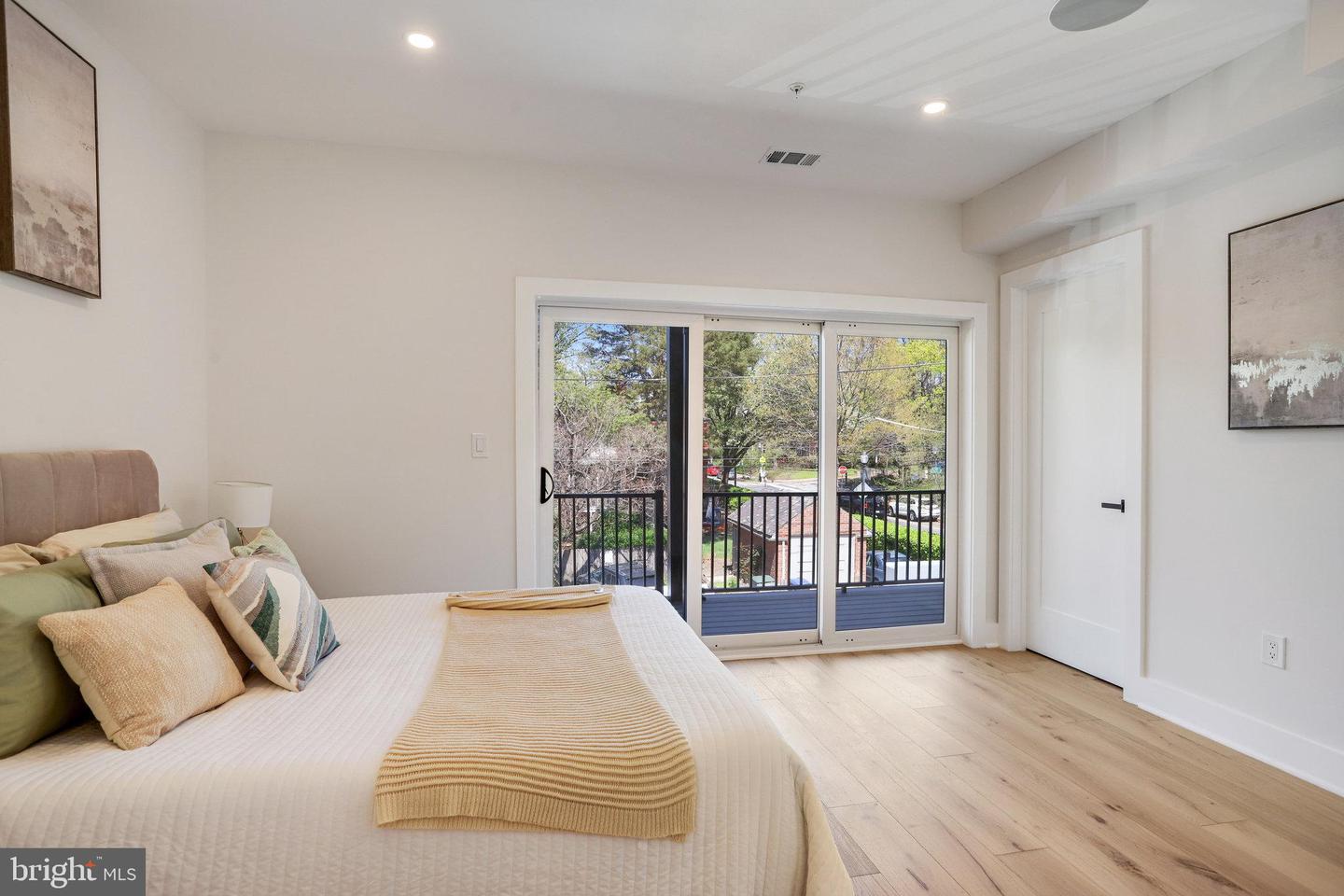 3703 RESERVOIR RD NW, WASHINGTON, District Of Columbia 20007, 5 Bedrooms Bedrooms, ,4 BathroomsBathrooms,Residential,For sale,3703 RESERVOIR RD NW,DCDC2187338 MLS # DCDC2187338