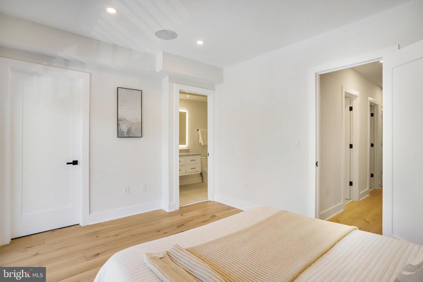 3703 RESERVOIR RD NW, WASHINGTON, District Of Columbia 20007, 5 Bedrooms Bedrooms, ,4 BathroomsBathrooms,Residential,For sale,3703 RESERVOIR RD NW,DCDC2187338 MLS # DCDC2187338