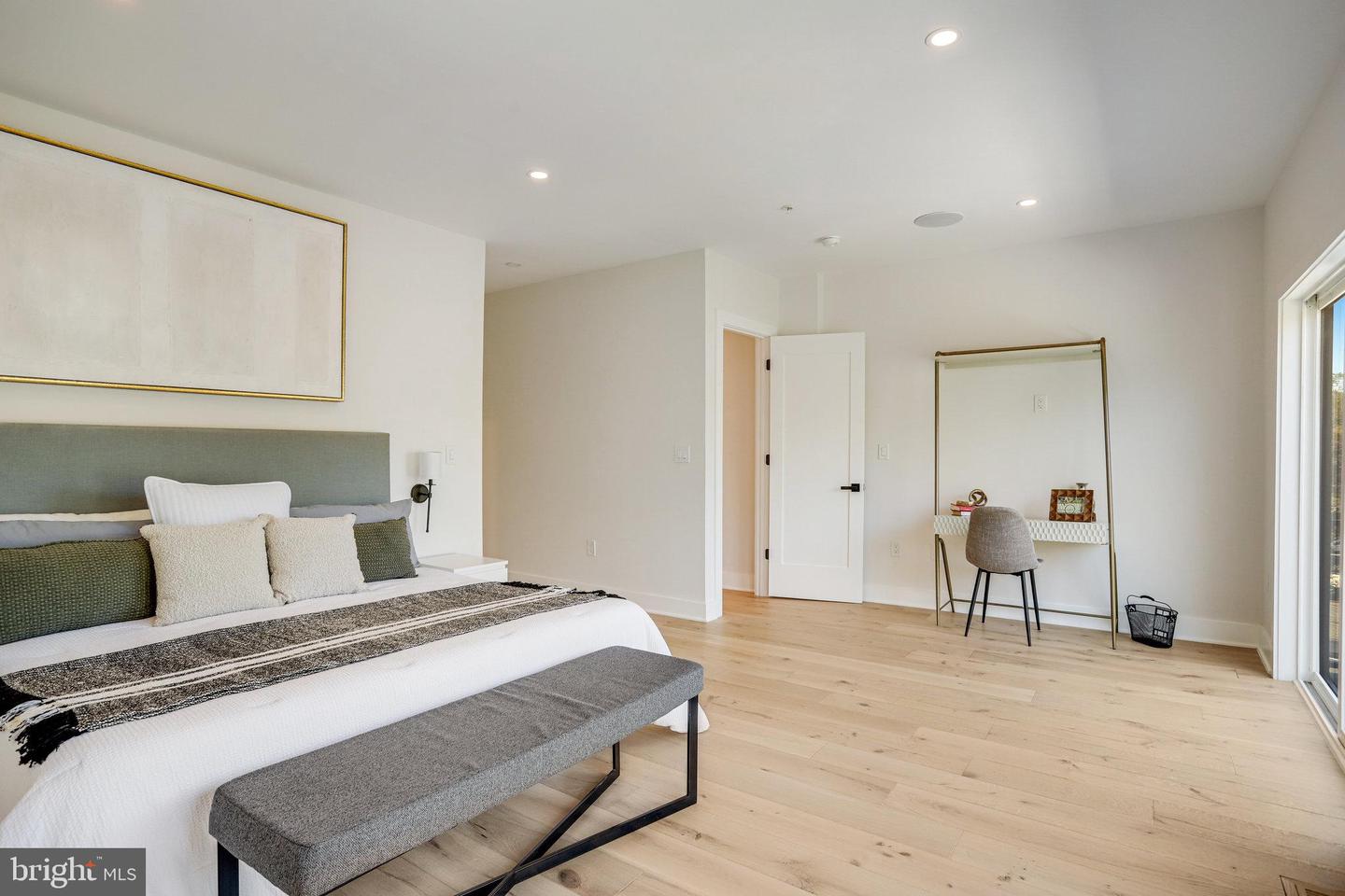 3703 RESERVOIR RD NW, WASHINGTON, District Of Columbia 20007, 5 Bedrooms Bedrooms, ,4 BathroomsBathrooms,Residential,For sale,3703 RESERVOIR RD NW,DCDC2187338 MLS # DCDC2187338