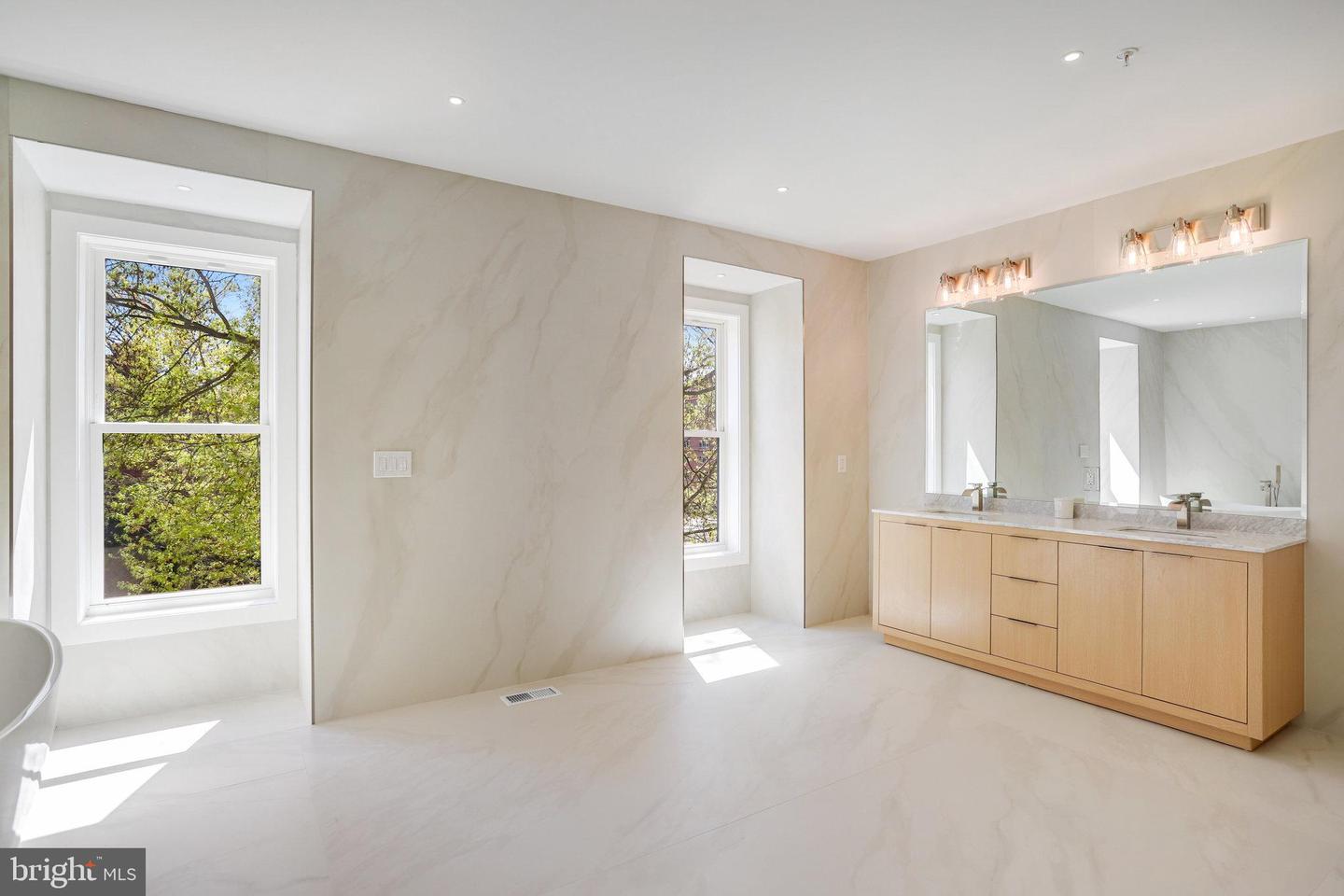 3703 RESERVOIR RD NW, WASHINGTON, District Of Columbia 20007, 5 Bedrooms Bedrooms, ,4 BathroomsBathrooms,Residential,For sale,3703 RESERVOIR RD NW,DCDC2187338 MLS # DCDC2187338