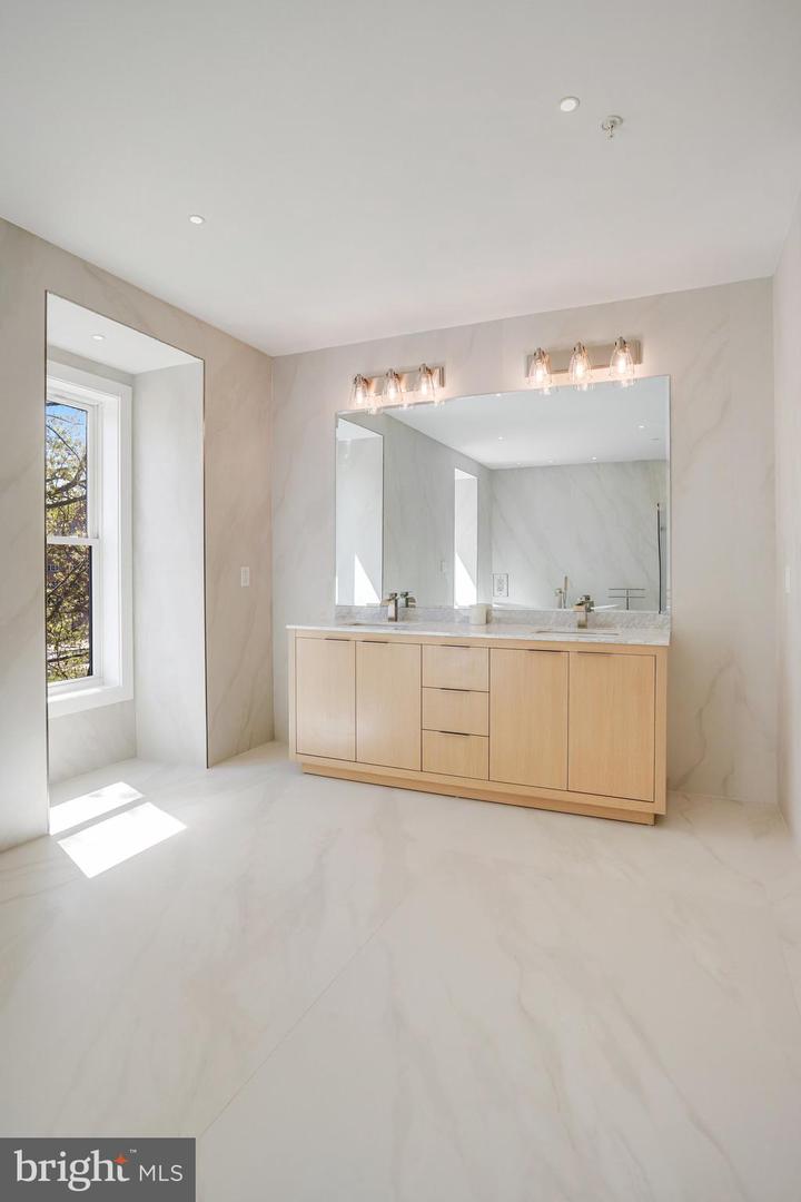 3703 RESERVOIR RD NW, WASHINGTON, District Of Columbia 20007, 5 Bedrooms Bedrooms, ,4 BathroomsBathrooms,Residential,For sale,3703 RESERVOIR RD NW,DCDC2187338 MLS # DCDC2187338