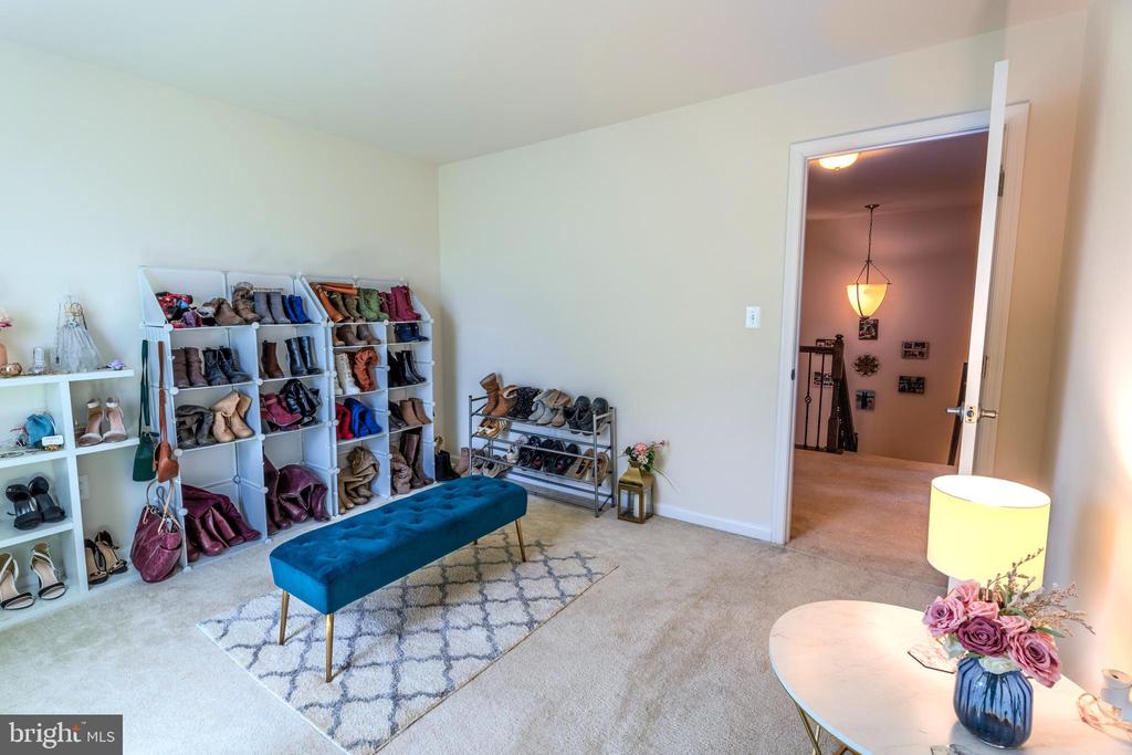 2045 MAGNOLIA CIR, CULPEPER, Virginia 22701, 4 Bedrooms Bedrooms, ,3 BathroomsBathrooms,Residential,2045 MAGNOLIA CIR,VACU2010436 MLS # VACU2010436