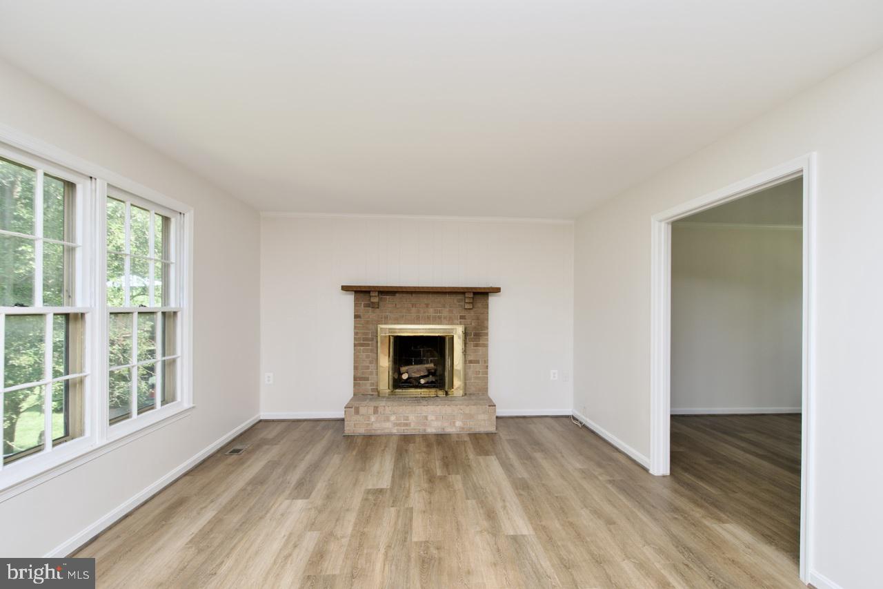 4006 RAINBOW GLEN CT, ANNANDALE, Virginia 22003, 5 Bedrooms Bedrooms, ,3 BathroomsBathrooms,Residential,For sale,4006 RAINBOW GLEN CT,VAFX2230706 MLS # VAFX2230706