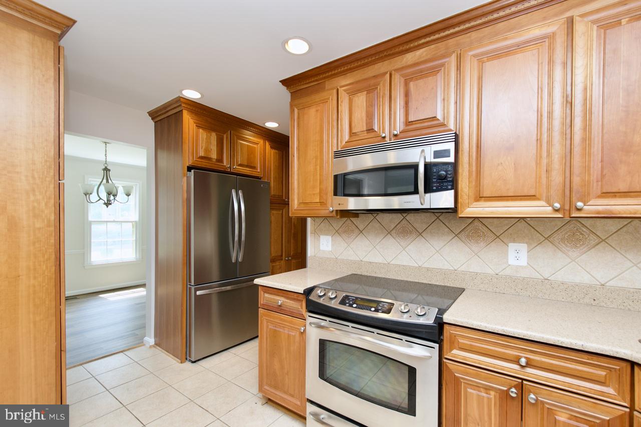 4006 RAINBOW GLEN CT, ANNANDALE, Virginia 22003, 5 Bedrooms Bedrooms, ,3 BathroomsBathrooms,Residential,For sale,4006 RAINBOW GLEN CT,VAFX2230706 MLS # VAFX2230706