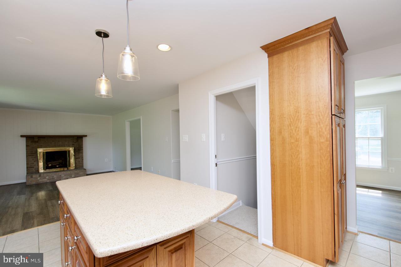 4006 RAINBOW GLEN CT, ANNANDALE, Virginia 22003, 5 Bedrooms Bedrooms, ,3 BathroomsBathrooms,Residential,For sale,4006 RAINBOW GLEN CT,VAFX2230706 MLS # VAFX2230706