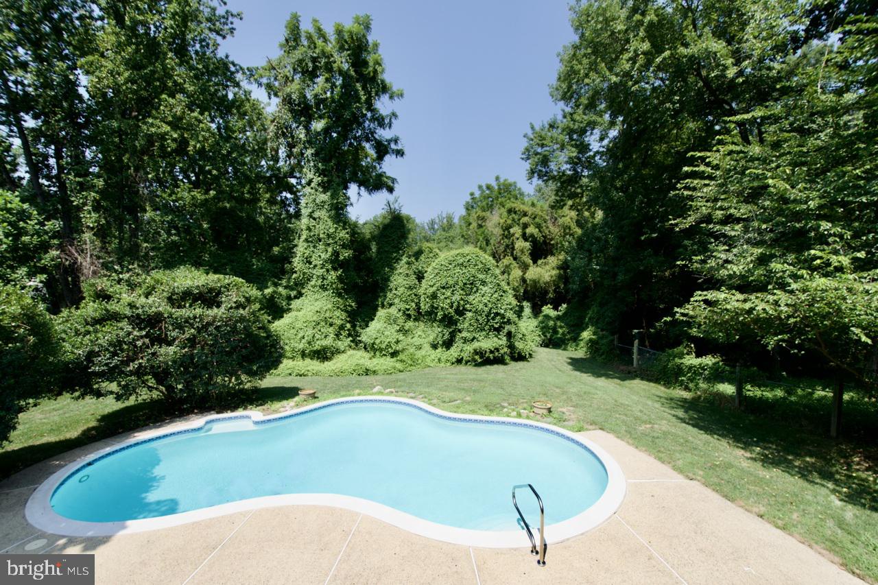 4006 RAINBOW GLEN CT, ANNANDALE, Virginia 22003, 5 Bedrooms Bedrooms, ,3 BathroomsBathrooms,Residential,For sale,4006 RAINBOW GLEN CT,VAFX2230706 MLS # VAFX2230706