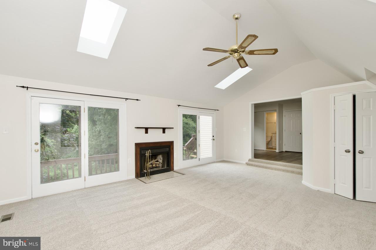 4006 RAINBOW GLEN CT, ANNANDALE, Virginia 22003, 5 Bedrooms Bedrooms, ,3 BathroomsBathrooms,Residential,For sale,4006 RAINBOW GLEN CT,VAFX2230706 MLS # VAFX2230706