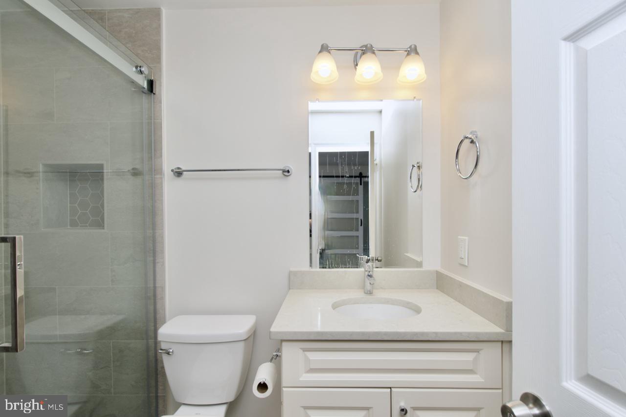 4006 RAINBOW GLEN CT, ANNANDALE, Virginia 22003, 5 Bedrooms Bedrooms, ,3 BathroomsBathrooms,Residential,For sale,4006 RAINBOW GLEN CT,VAFX2230706 MLS # VAFX2230706