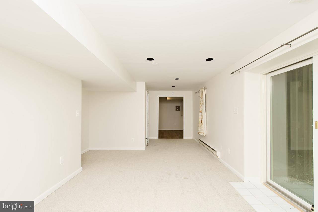 4006 RAINBOW GLEN CT, ANNANDALE, Virginia 22003, 5 Bedrooms Bedrooms, ,3 BathroomsBathrooms,Residential,For sale,4006 RAINBOW GLEN CT,VAFX2230706 MLS # VAFX2230706