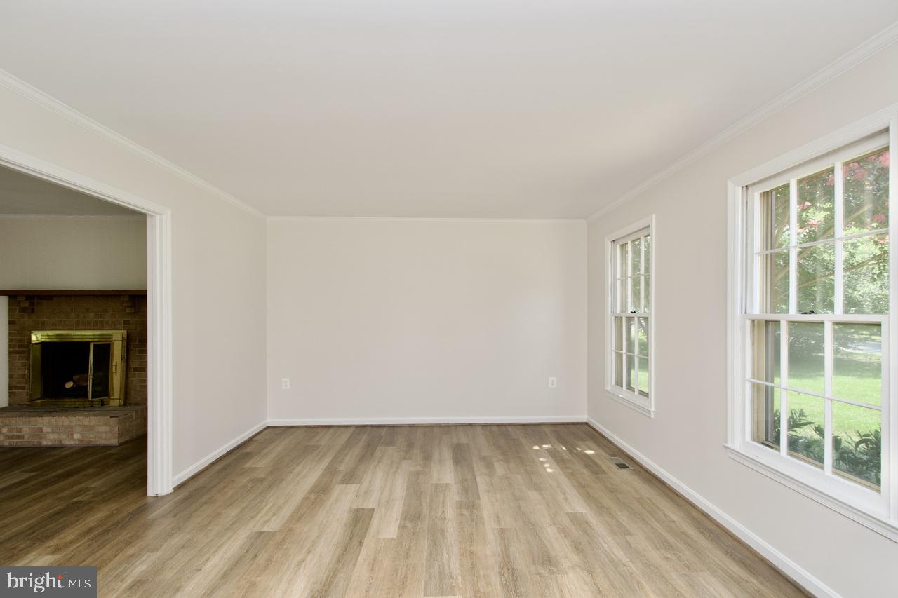 4006 RAINBOW GLEN CT, ANNANDALE, Virginia 22003, 5 Bedrooms Bedrooms, ,3 BathroomsBathrooms,Residential,For sale,4006 RAINBOW GLEN CT,VAFX2230706 MLS # VAFX2230706
