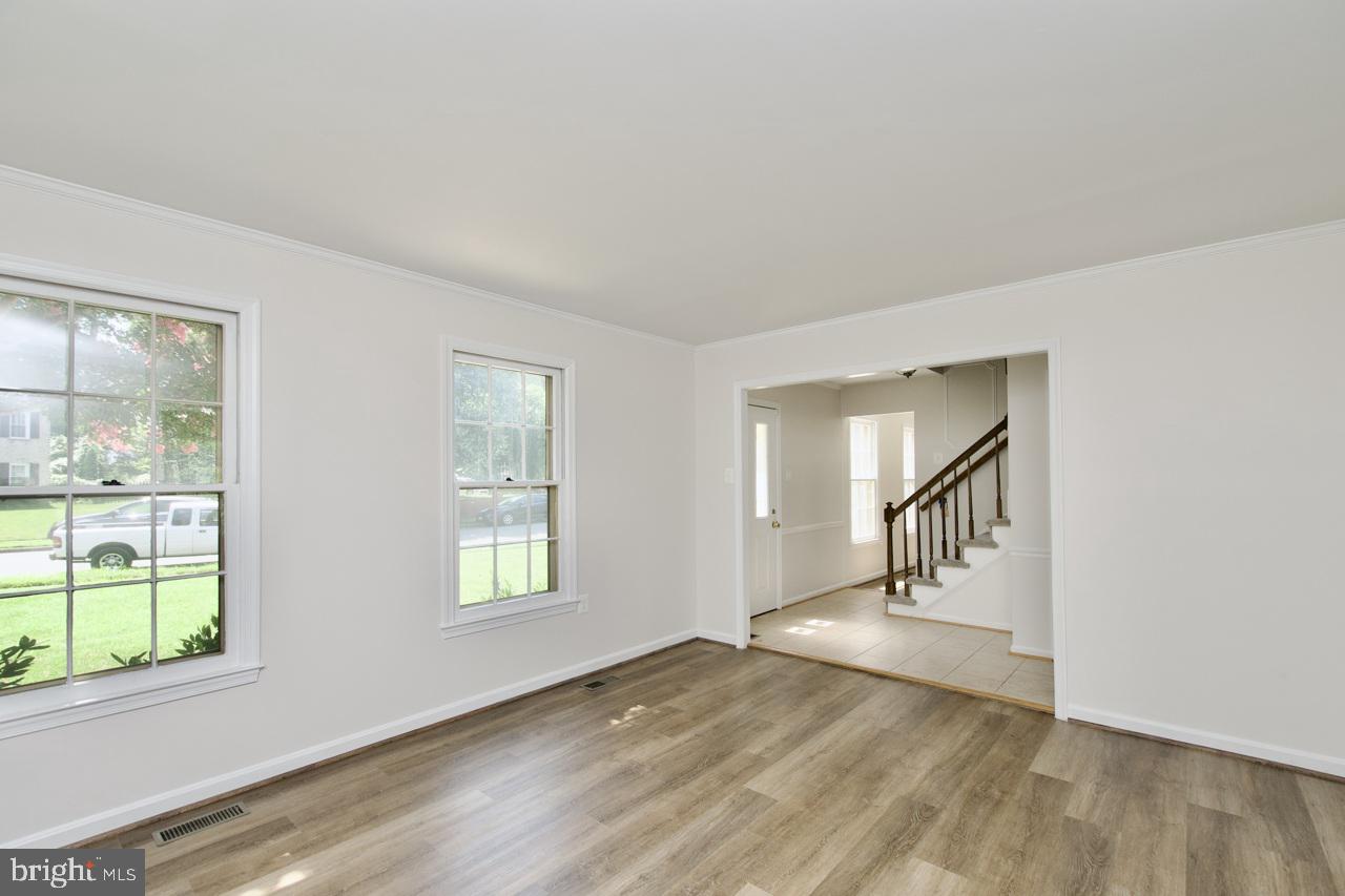 4006 RAINBOW GLEN CT, ANNANDALE, Virginia 22003, 5 Bedrooms Bedrooms, ,3 BathroomsBathrooms,Residential,For sale,4006 RAINBOW GLEN CT,VAFX2230706 MLS # VAFX2230706