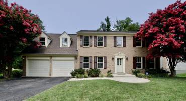 4006 RAINBOW GLEN CT, ANNANDALE, Virginia 22003, 5 Bedrooms Bedrooms, ,3 BathroomsBathrooms,Residential,For sale,4006 RAINBOW GLEN CT,VAFX2230706 MLS # VAFX2230706
