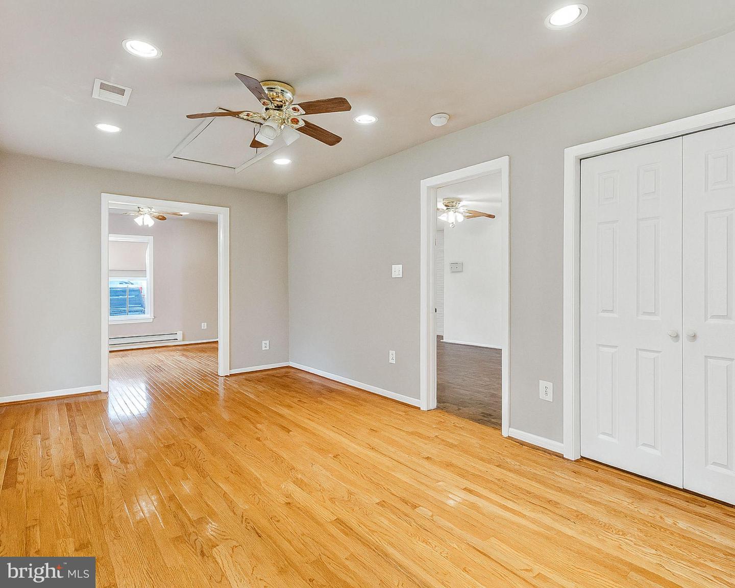 201 E LYNN CT, STERLING, Virginia 20164, 4 Bedrooms Bedrooms, ,2 BathroomsBathrooms,Residential,For sale,201 E LYNN CT,VALO2096082 MLS # VALO2096082