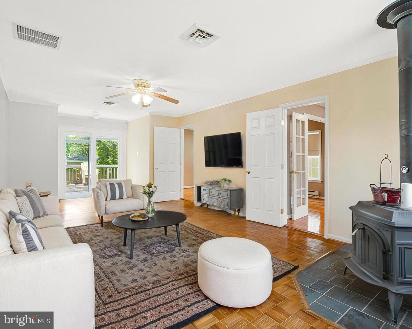 201 E LYNN CT, STERLING, Virginia 20164, 4 Bedrooms Bedrooms, ,2 BathroomsBathrooms,Residential,For sale,201 E LYNN CT,VALO2096082 MLS # VALO2096082
