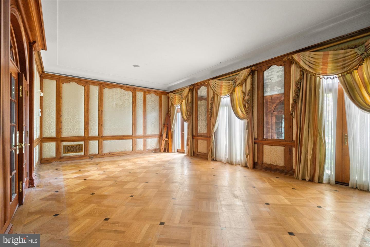 2941 MASSACHUSETTS AVE NW, WASHINGTON, District Of Columbia 20008, 8 Bedrooms Bedrooms, ,8 BathroomsBathrooms,Residential,For sale,2941 MASSACHUSETTS AVE NW,DCDC2200810 MLS # DCDC2200810