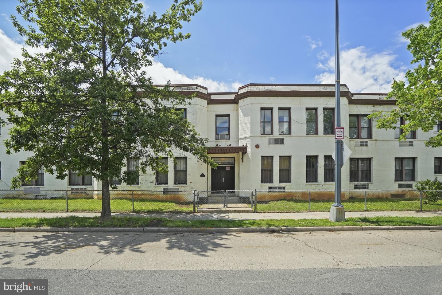 7 18TH ST SE #208, WASHINGTON, District Of Columbia 20003, 2 Bedrooms Bedrooms, ,1 BathroomBathrooms,Residential,For sale,7 18TH ST SE #208,DCDC2201350 MLS # DCDC2201350