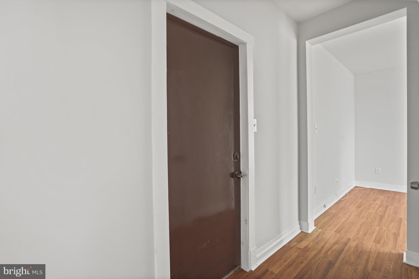 7 18TH ST SE #208, WASHINGTON, District Of Columbia 20003, 2 Bedrooms Bedrooms, ,1 BathroomBathrooms,Residential,For sale,7 18TH ST SE #208,DCDC2201350 MLS # DCDC2201350