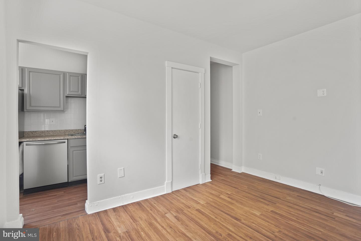 7 18TH ST SE #208, WASHINGTON, District Of Columbia 20003, 2 Bedrooms Bedrooms, ,1 BathroomBathrooms,Residential,For sale,7 18TH ST SE #208,DCDC2201350 MLS # DCDC2201350